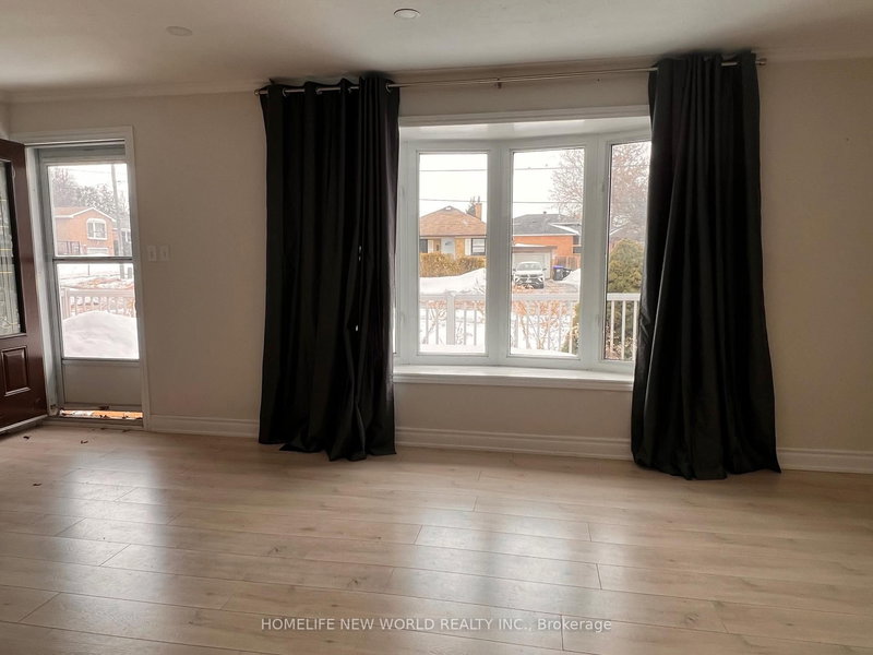 Main - 98 Thornton Ave, Bradford West Gwillimbury, L3Z 1N4 | Image 3