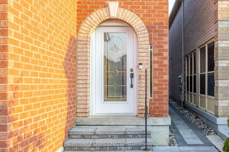 161 Sophia Rd, Markham, L3S 3Y9 | Image 2