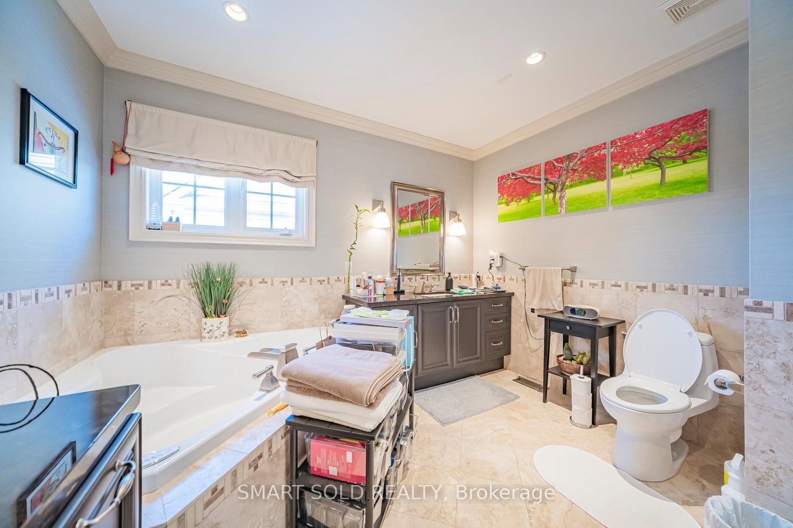 Detached House for sale at 33 Earnshaw Drive, Markham, Ontario, L6C 0E4 - Victoria Square - MLS: N12859888