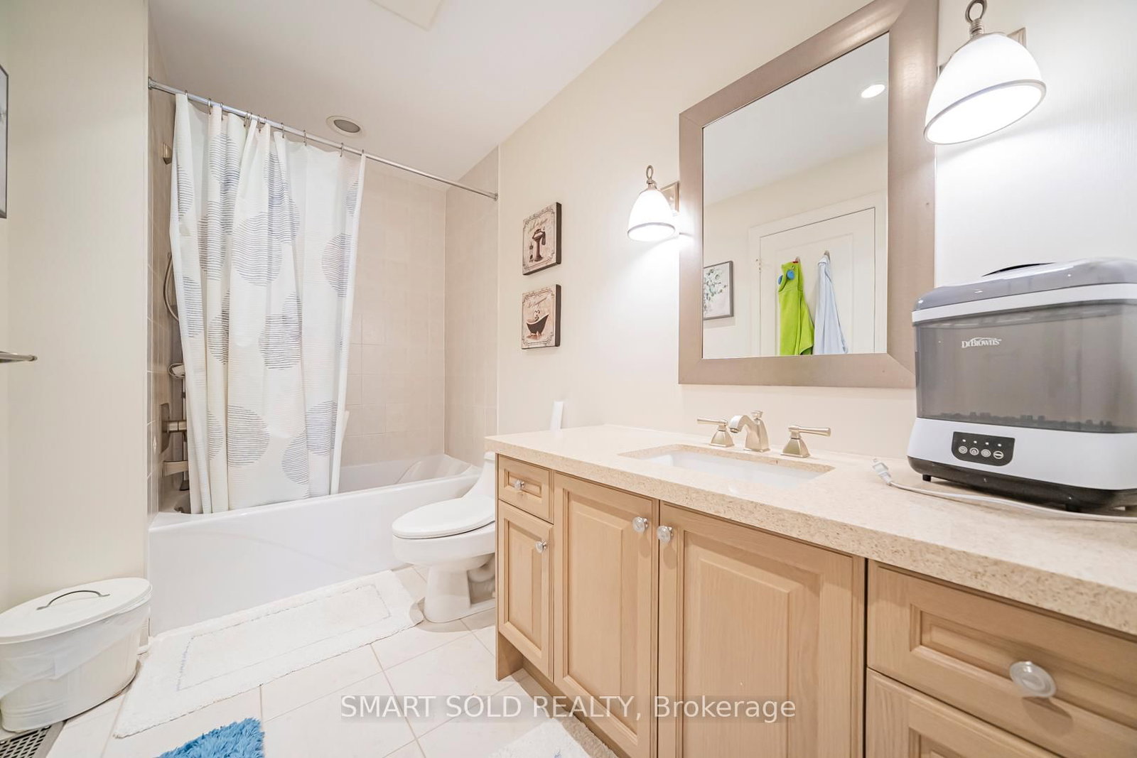 Detached House for sale at 33 Earnshaw Drive, Markham, Ontario, L6C 0E4 - Victoria Square - MLS: N12859888