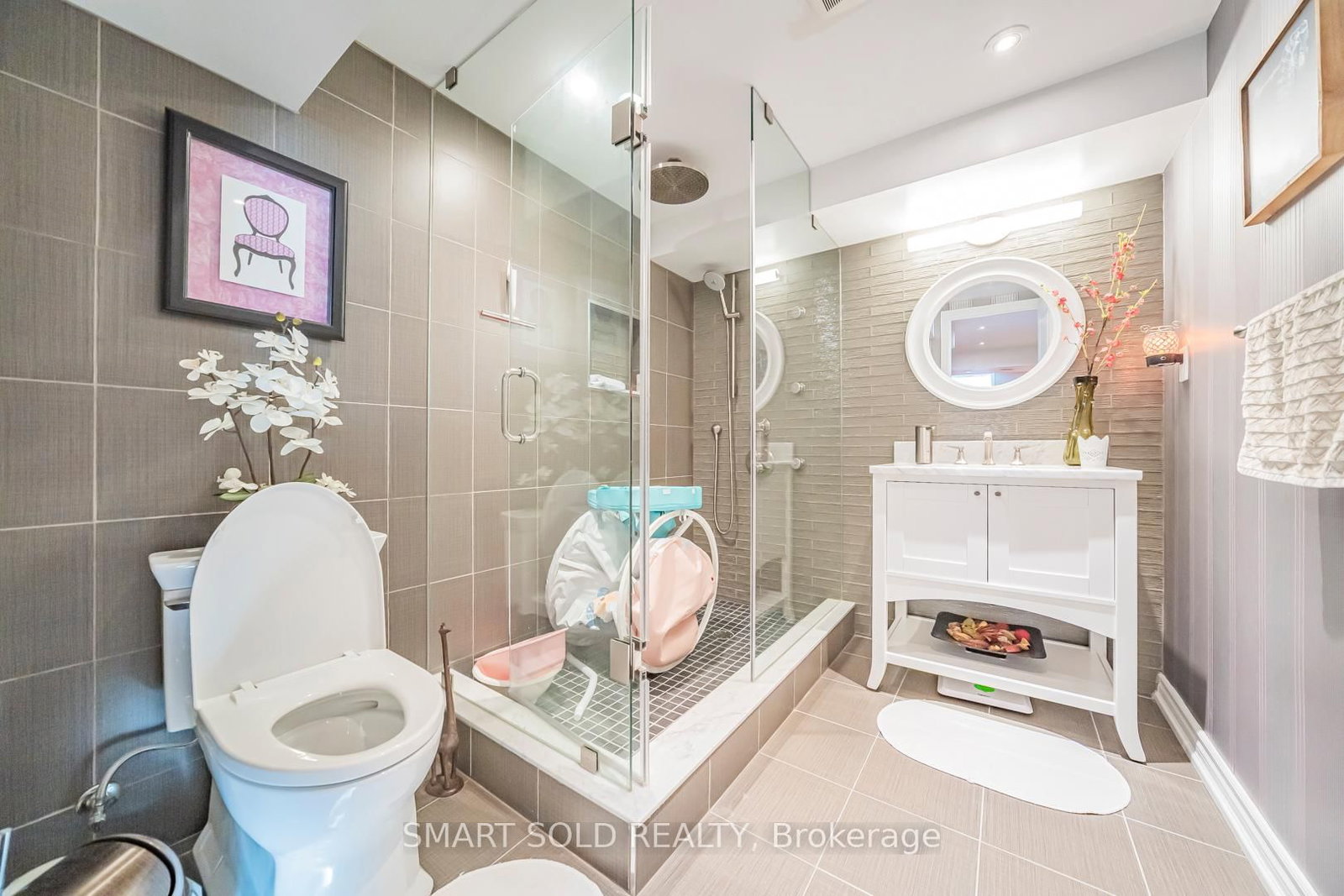 Detached House for sale at 33 Earnshaw Drive, Markham, Ontario, L6C 0E4 - Victoria Square - MLS: N12859888