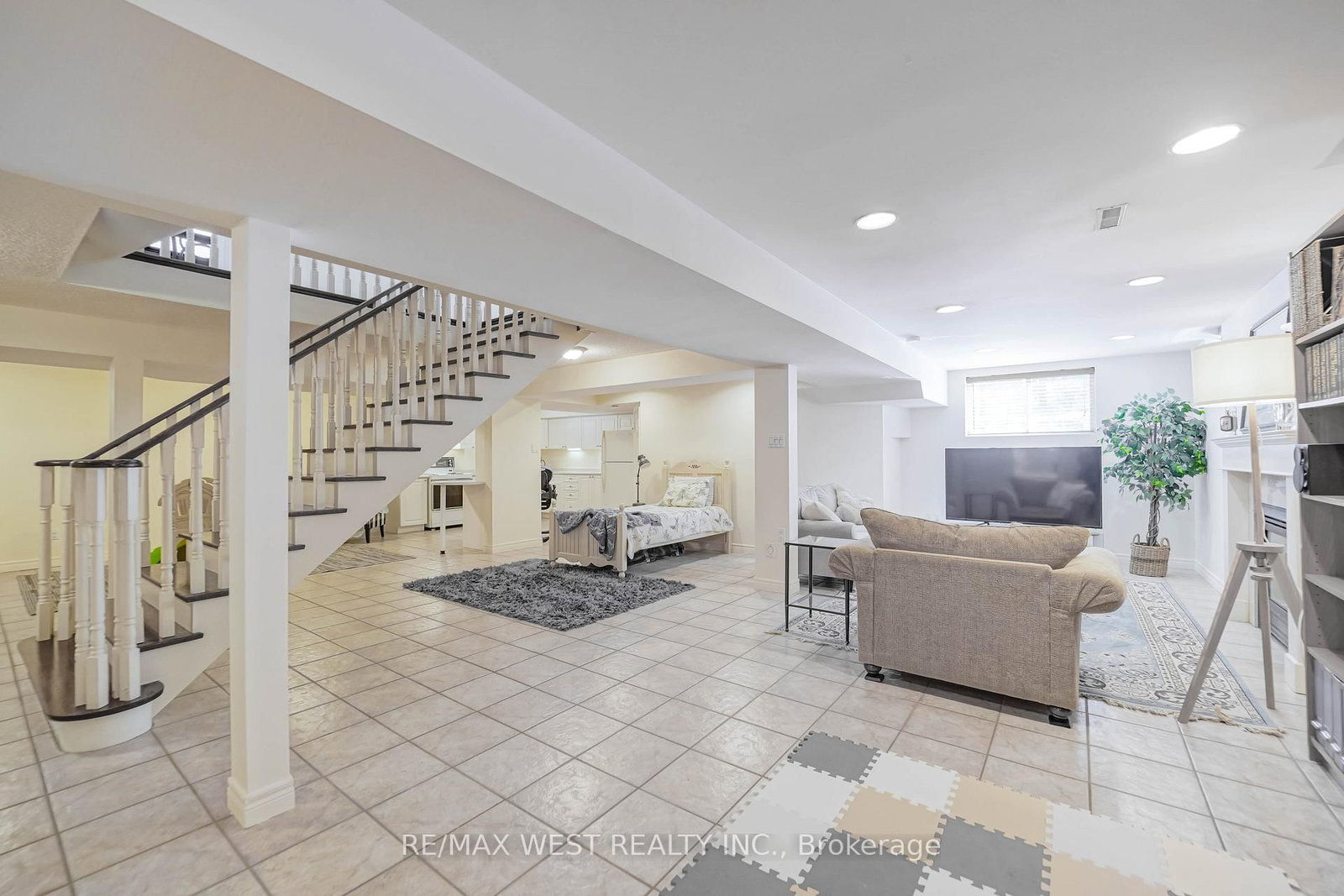 Detached House for sale at 43 Summitcrest Drive, Richmond Hill, Ontario, L4S 1A7 - Devonsleigh - MLS: N12860870