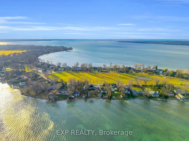 561 Duclos Point Rd, Georgina, L0E 1N0 | Image 3