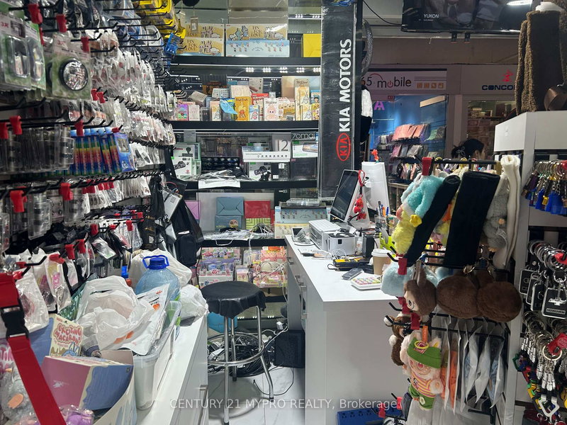 B15 - 4300 Steeles Ave E, Markham, L3R 0Y5 | Image 2