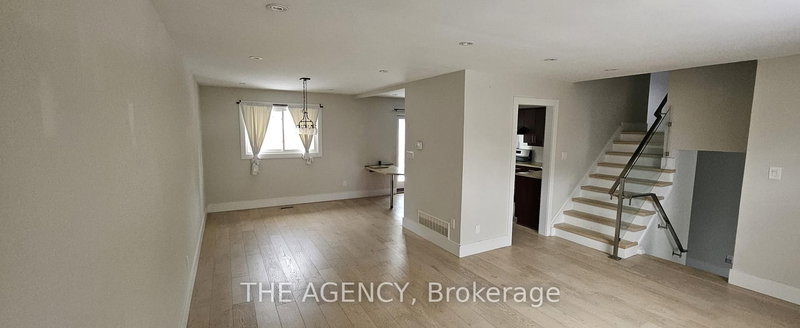 289 Emerald Isle Crt, Richmond Hill, L4C 4E3 | Image 2