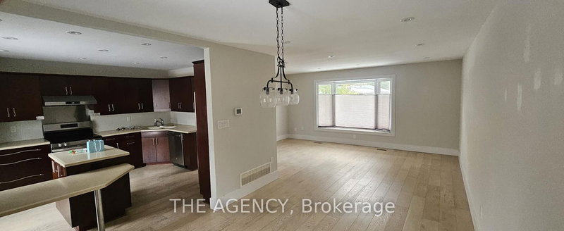 289 Emerald Isle Crt, Richmond Hill, L4C 4E3 | Image 3