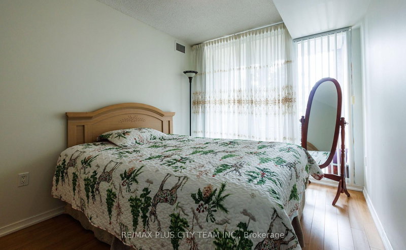 209 - 29 Northern Heights Dr, Richmond Hill, L4B 4L8 | Image 3