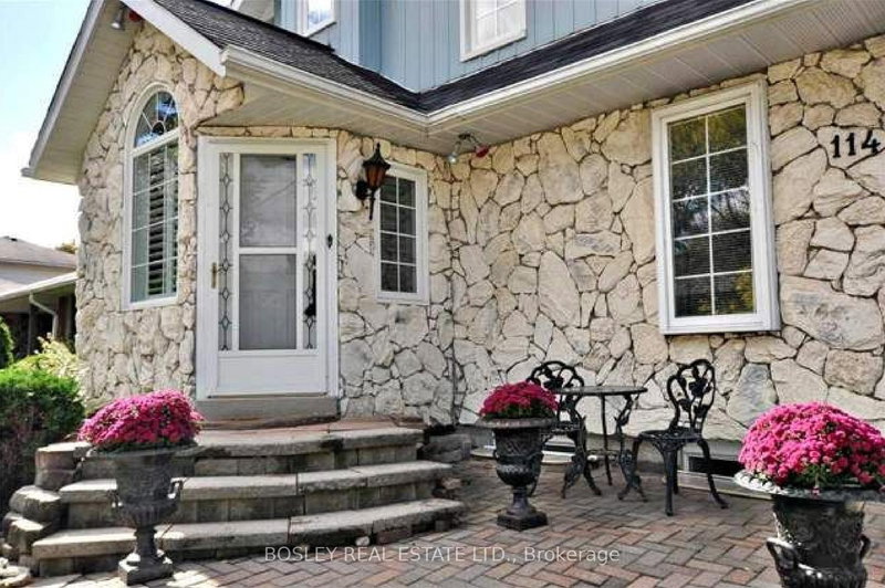 114 Lorne Ave, Newmarket, L3Y 4J6 | Image 2