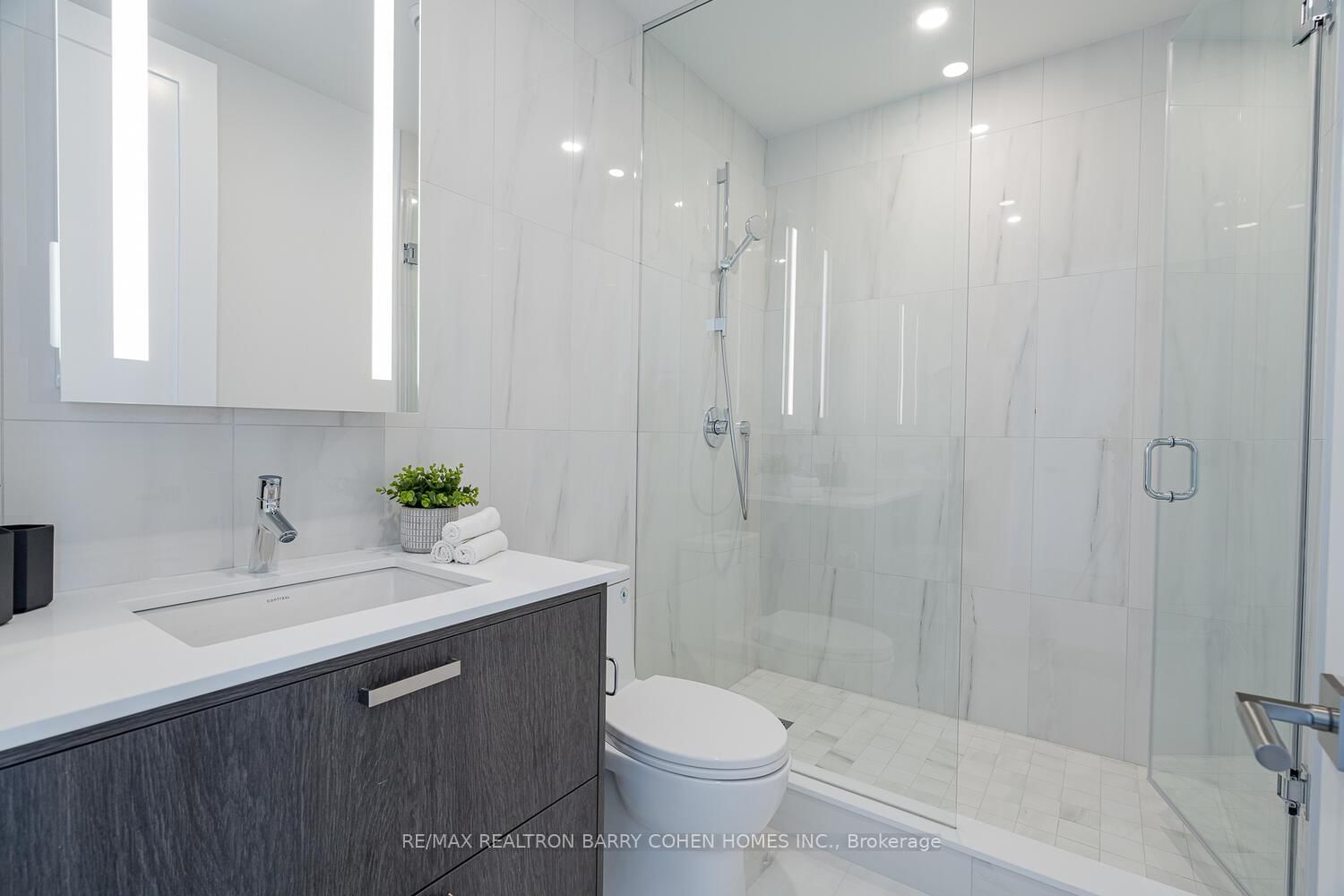397 Royal Orchard Boulevard • #1008 • Markham, ON photo 22