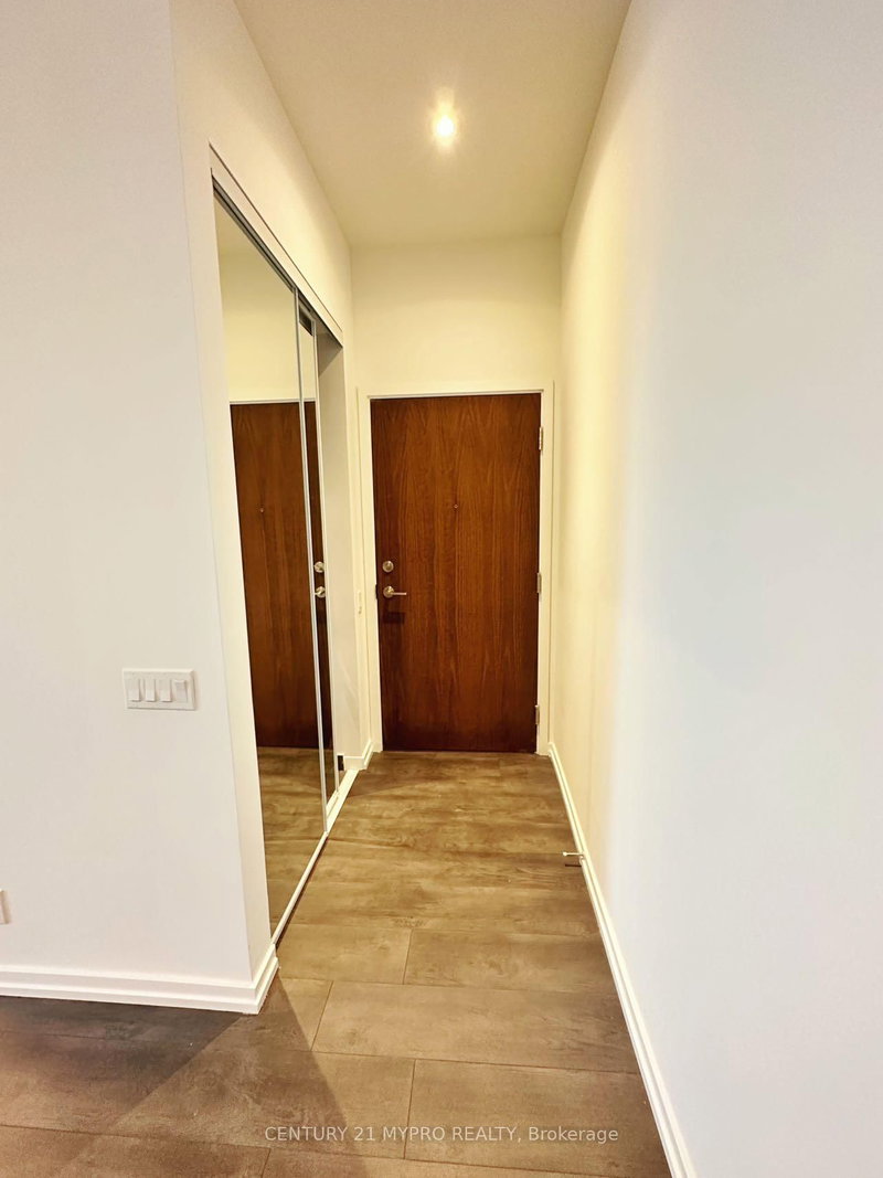 315 - 1000 Portage Pkwy, Vaughan, L4K 0L1 | Image 2