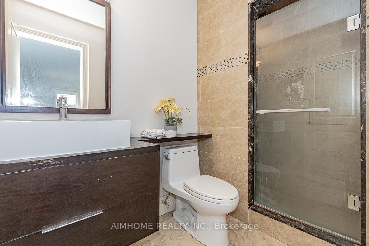 Detached House for sale at 220 Weldrick Road, Richmond Hill, Ontario, L4C 3V3 - Observatory - MLS: N12863896