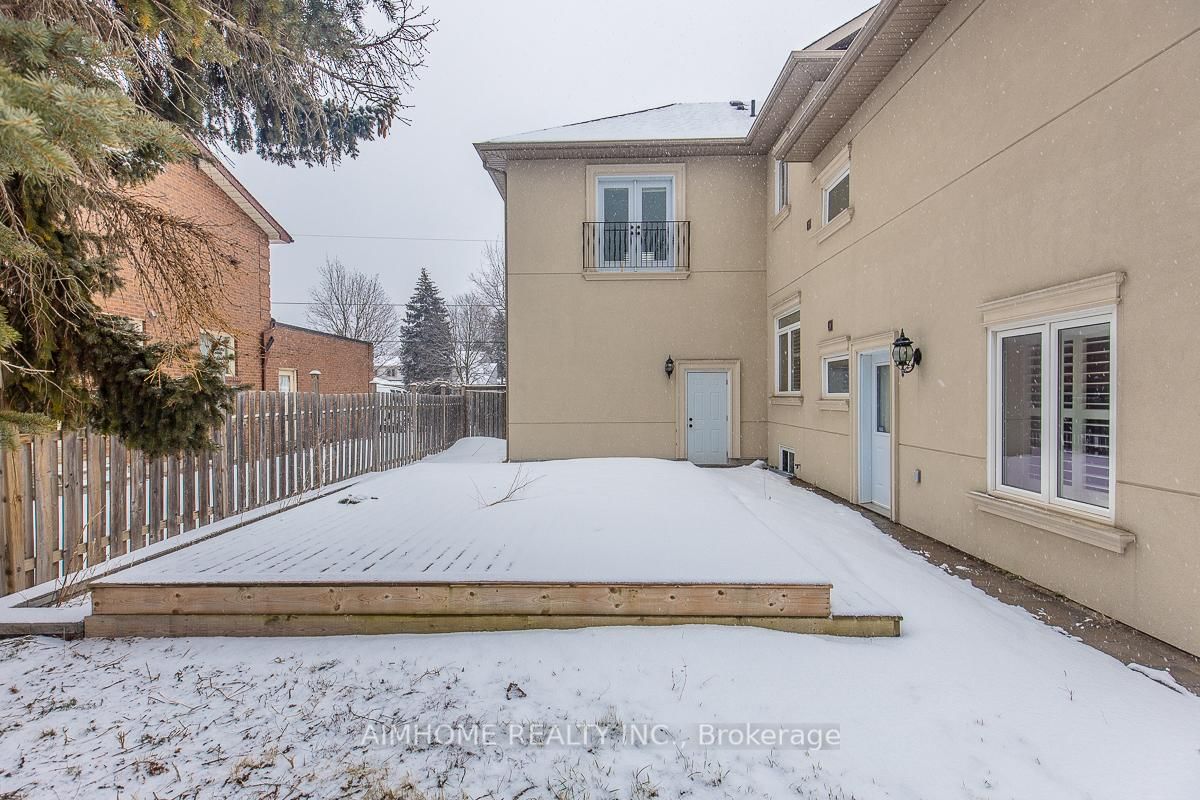 Detached House for sale at 220 Weldrick Road, Richmond Hill, Ontario, L4C 3V3 - Observatory - MLS: N12863896
