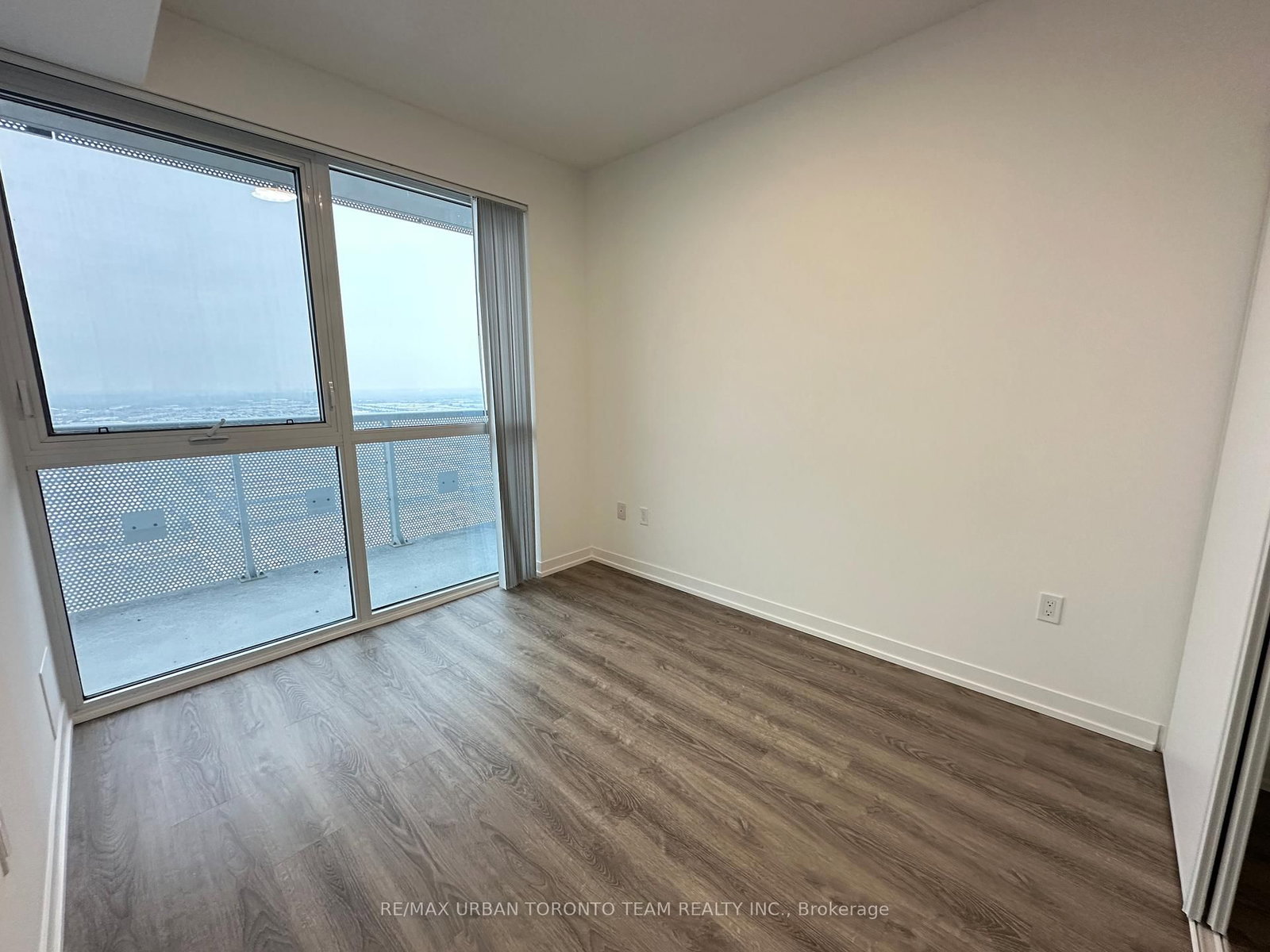 8 Interchange Way, Unit 4805 - Photo 10