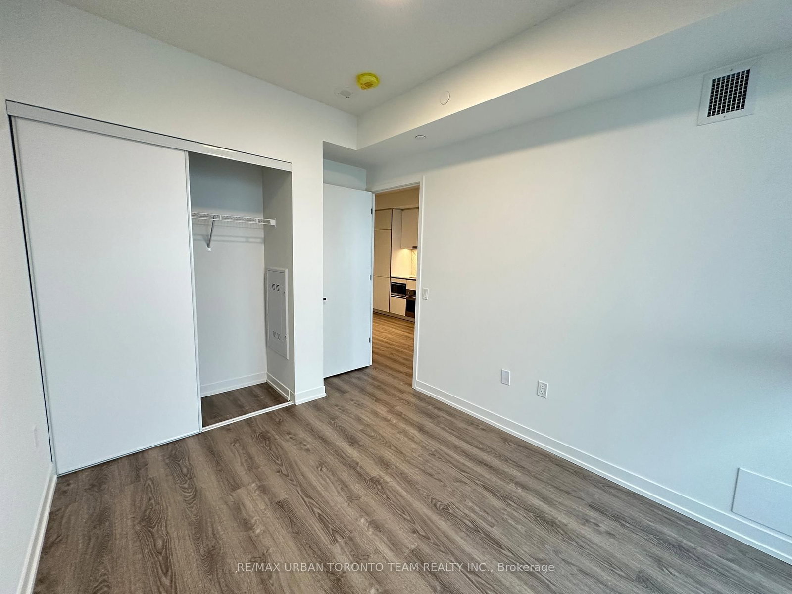 8 Interchange Way, Unit 4805 - Photo 11