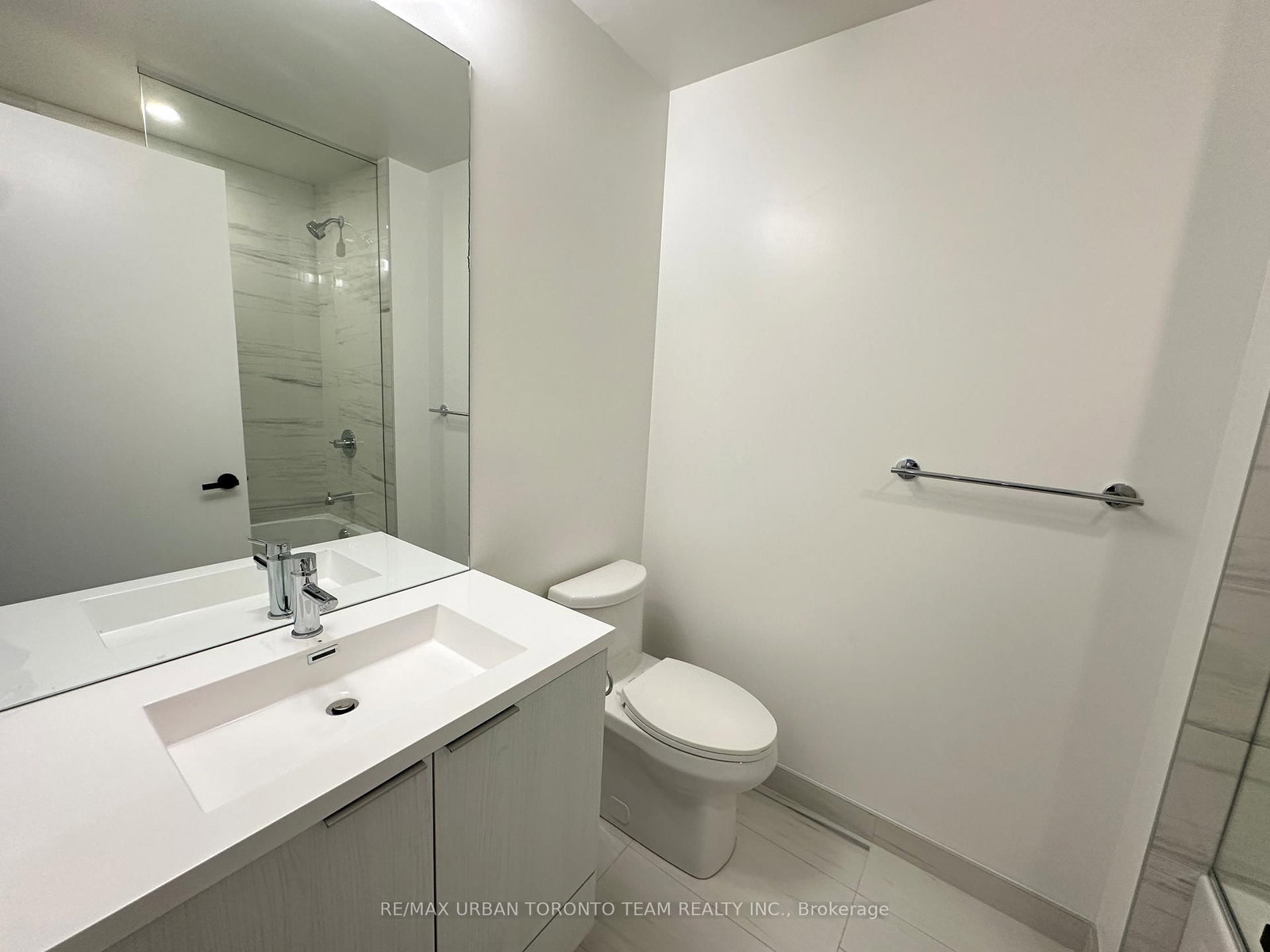 8 Interchange Way, Unit 4805 - Photo 12