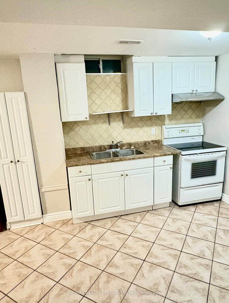 Bsmt - 41 Sequoia Rd, Vaughan, L4H 1W6 | Image 2