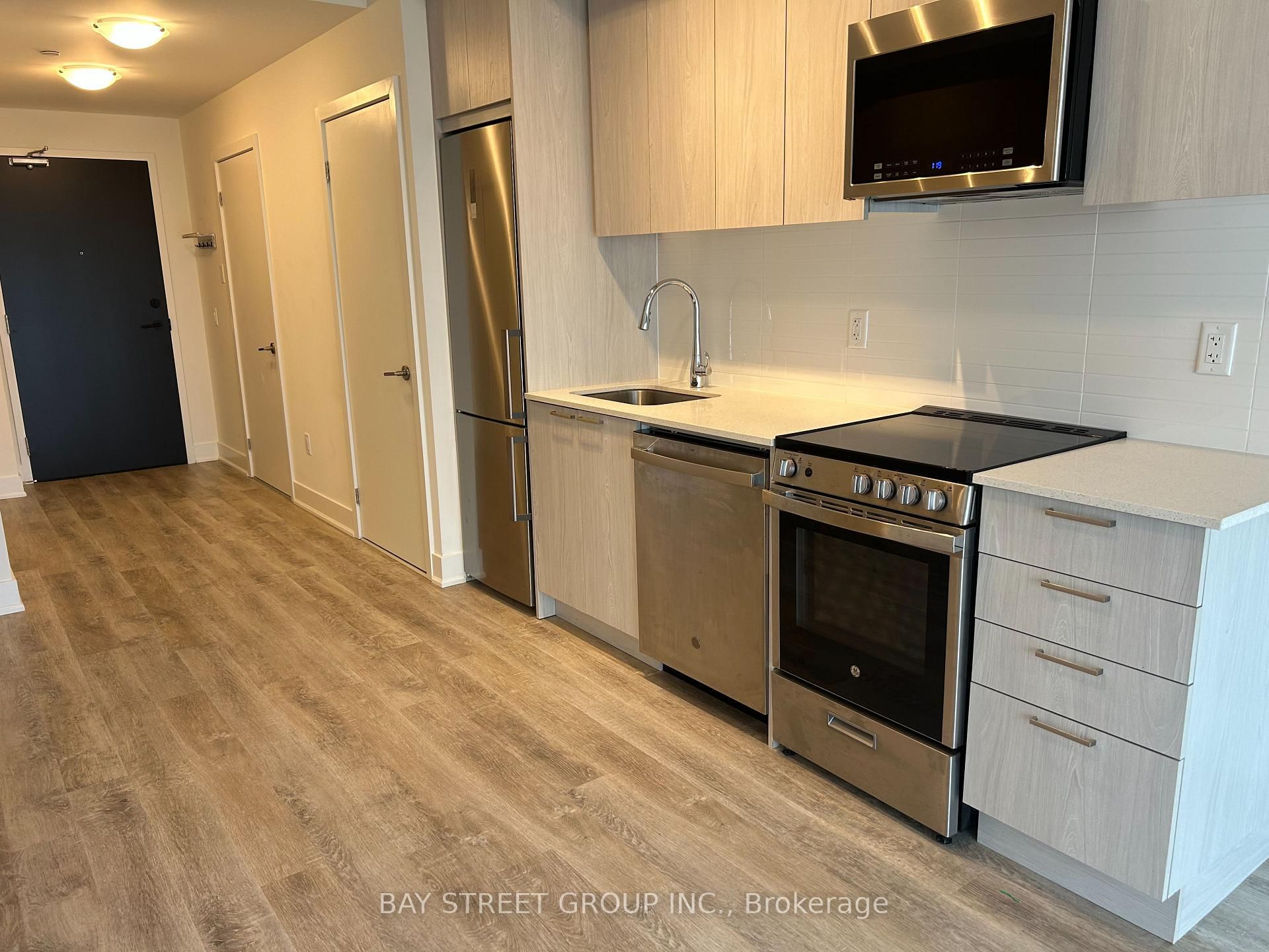 185 Deerfield Drive, Unit 612