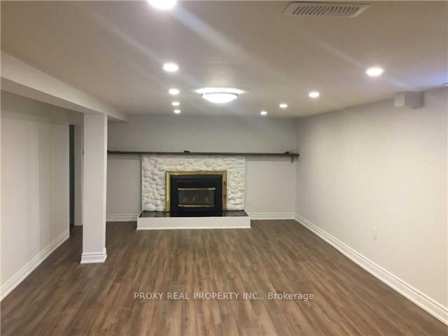 208 Axminster (Basement) Dr, Richmond Hill, L4C 2W1 | Image 3