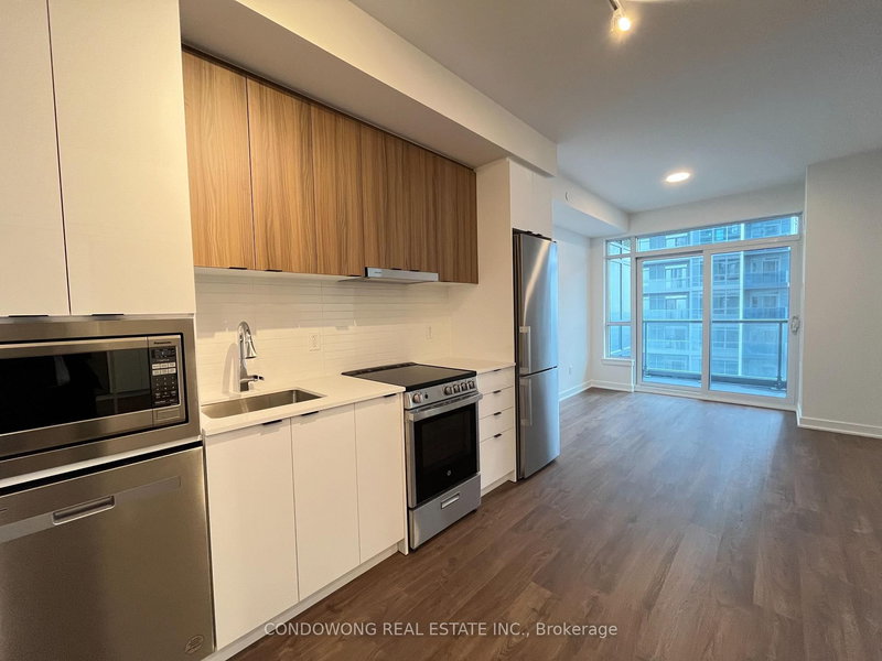 home for lease on 2703-50 Upper Mall Way