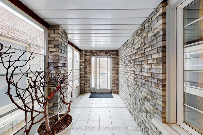 108 Miles Farm Rd, Markham, L3S 2A4 | Image 3