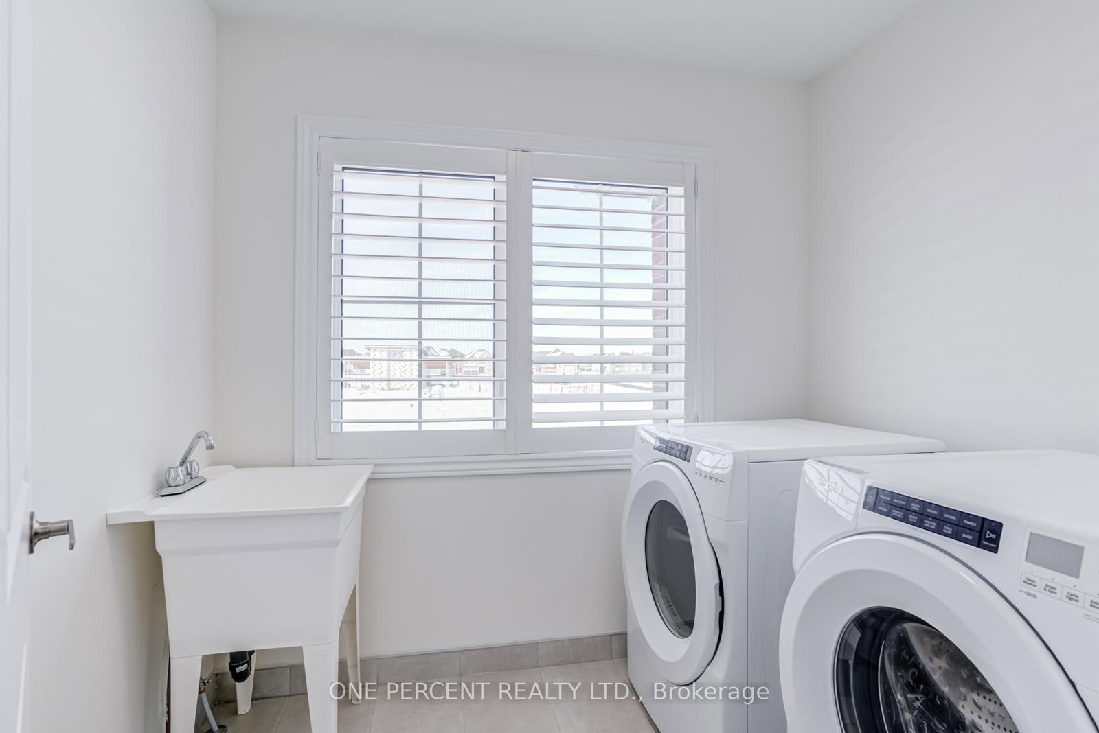 Detached House for sale at 1093 Cole Street, Innisfil, Ontario, L9S 4R7 - Rural Innisfil - MLS: N12864818