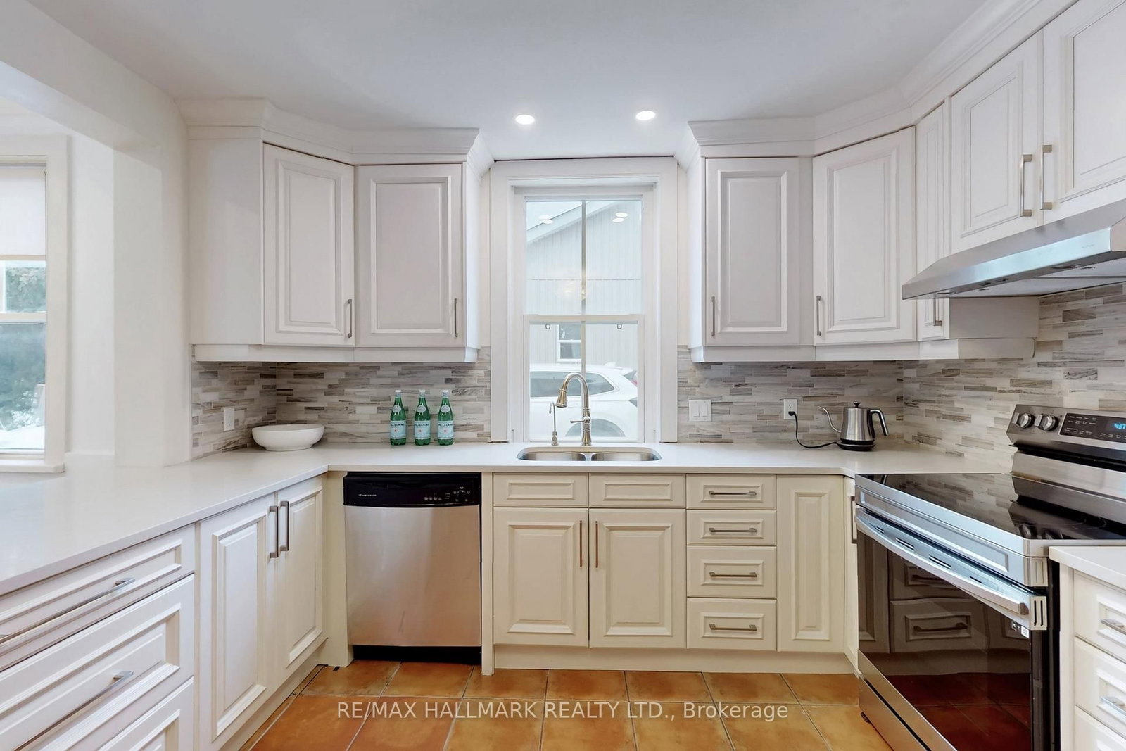 Detached House for sale at 64 Powell Street, Richmond Hill, Ontario, L4C 4S4 - Mill Pond - MLS: N12865294