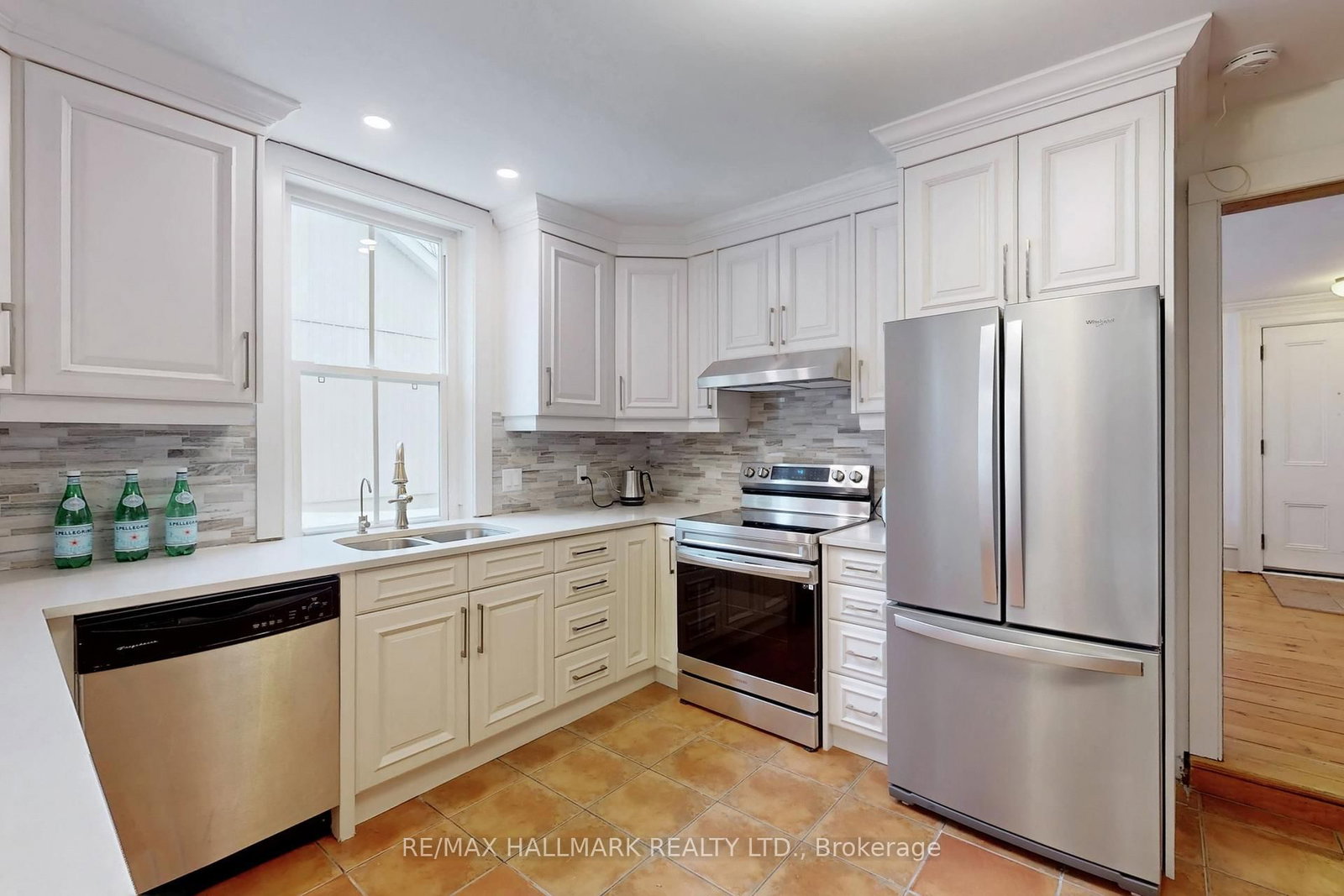 Detached House for sale at 64 Powell Street, Richmond Hill, Ontario, L4C 4S4 - Mill Pond - MLS: N12865294