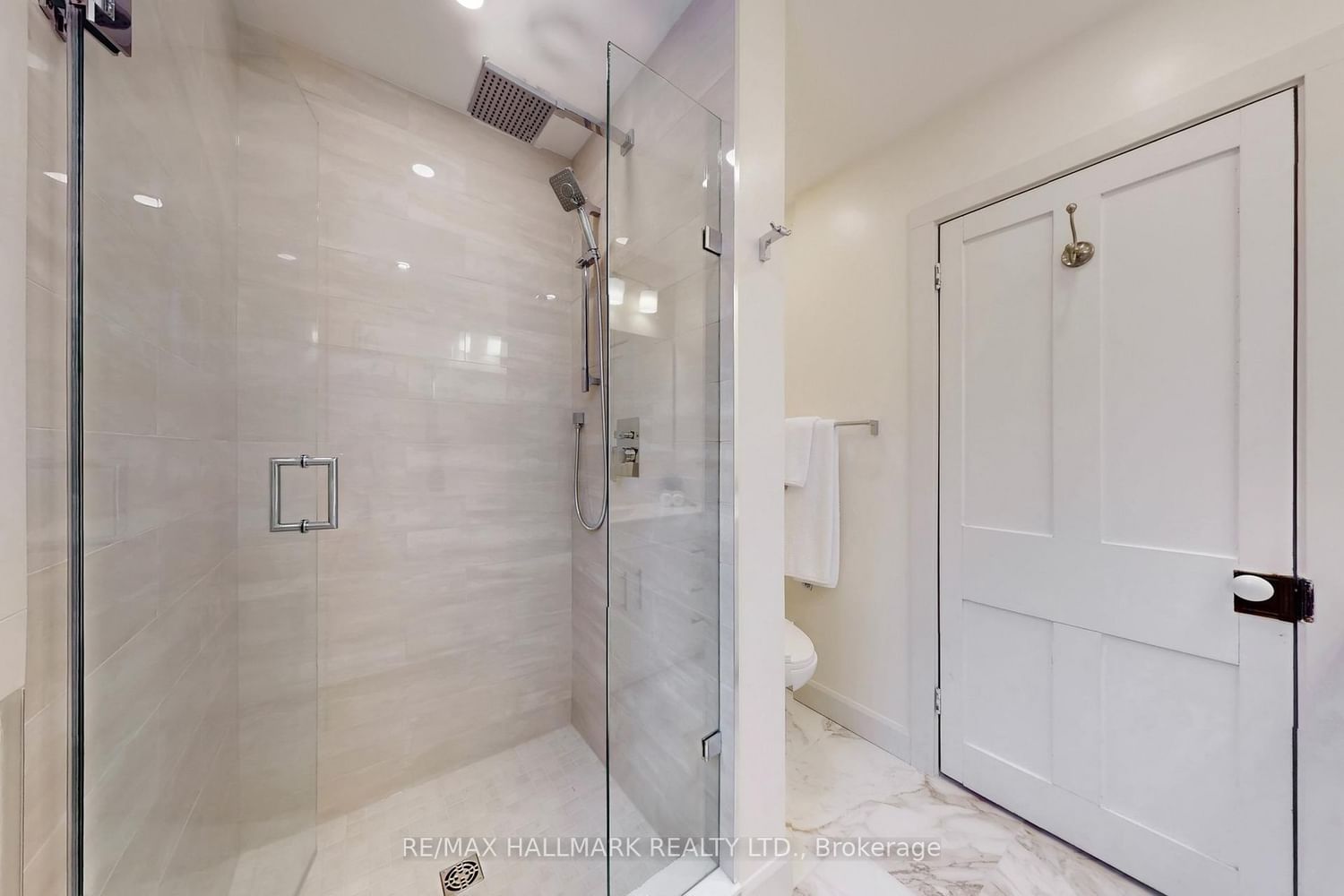 Detached House for sale at 64 Powell Street, Richmond Hill, Ontario, L4C 4S4 - Mill Pond - MLS: N12865294