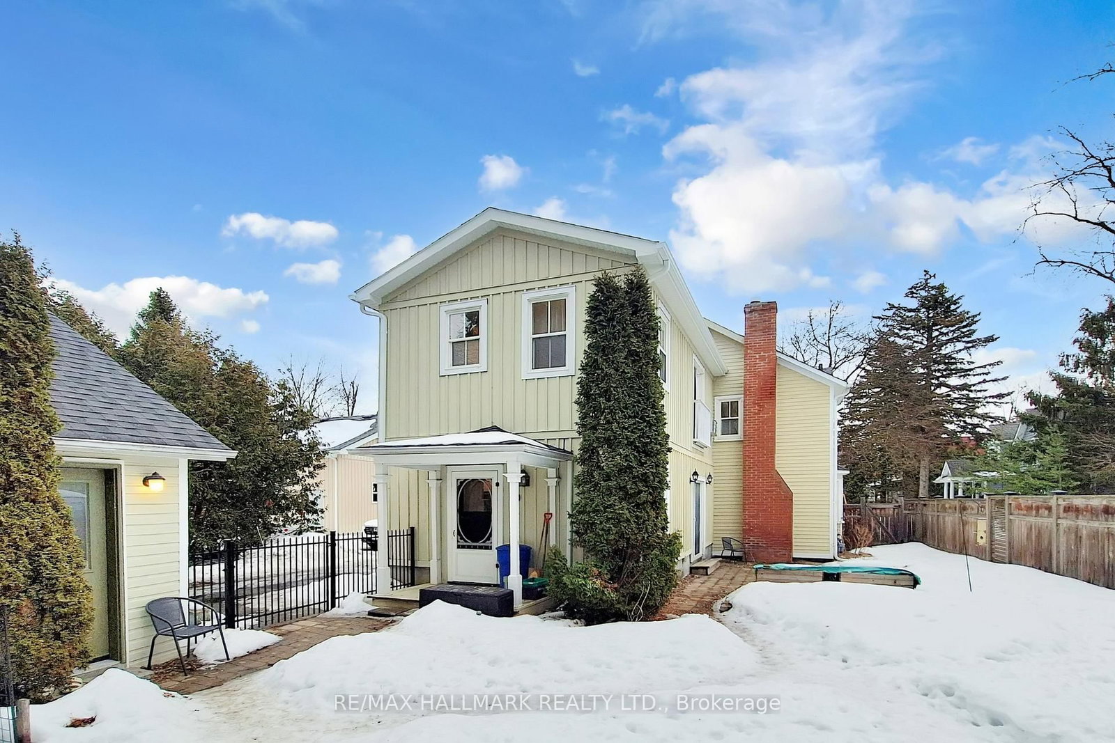 Detached House for sale at 64 Powell Street, Richmond Hill, Ontario, L4C 4S4 - Mill Pond - MLS: N12865294