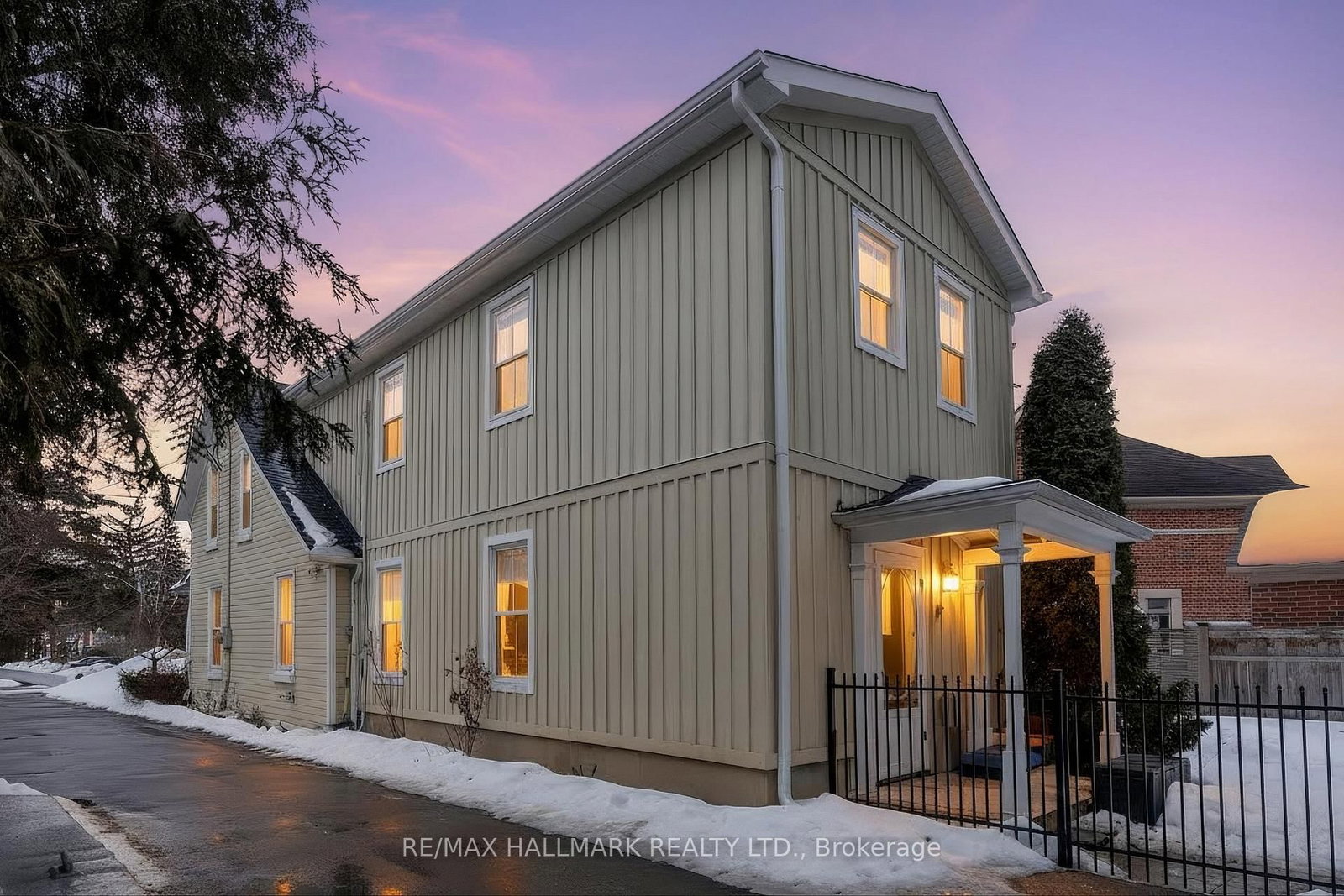 Detached House for sale at 64 Powell Street, Richmond Hill, Ontario, L4C 4S4 - Mill Pond - MLS: N12865294