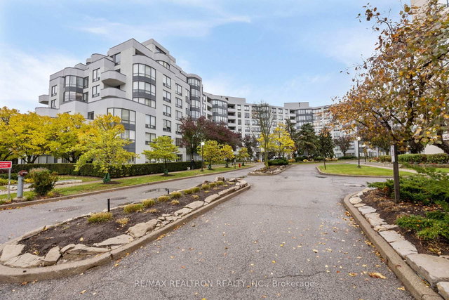 316 - 333 Clark Avenue W