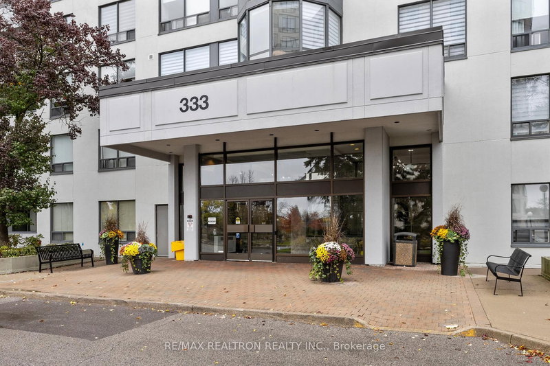 316 - 333 Clark Ave W, Vaughan, L4J 7K4 | Image 3