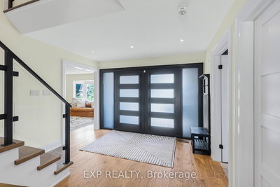 17 Chamberlain Court, King, Ontario image-0-3