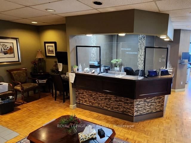 207 - 712 Davis Dr, Newmarket, L3Y 8C3 | Image 3