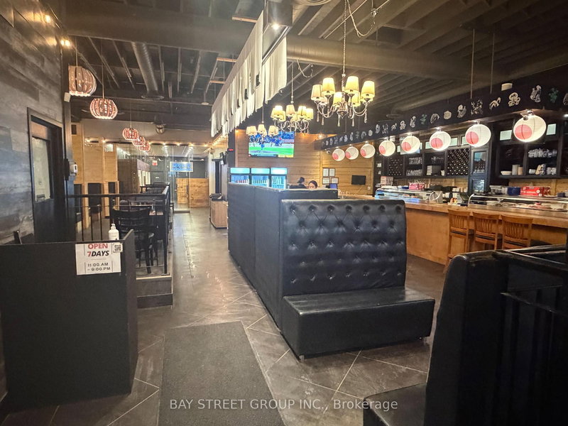 155 Wellington St E, Aurora, L4G 1J4 | Image 2