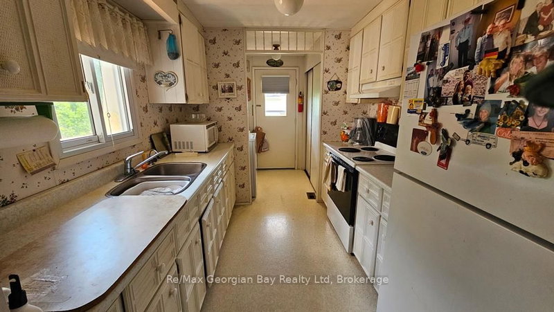 27 Mimosa Dr, Innisfil, L9S 1P8 | Image 3