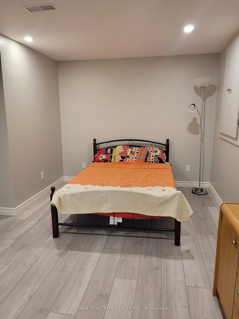 Bsmt - 7 Billingham Hts, Aurora, L4G 7R8 | Image 3