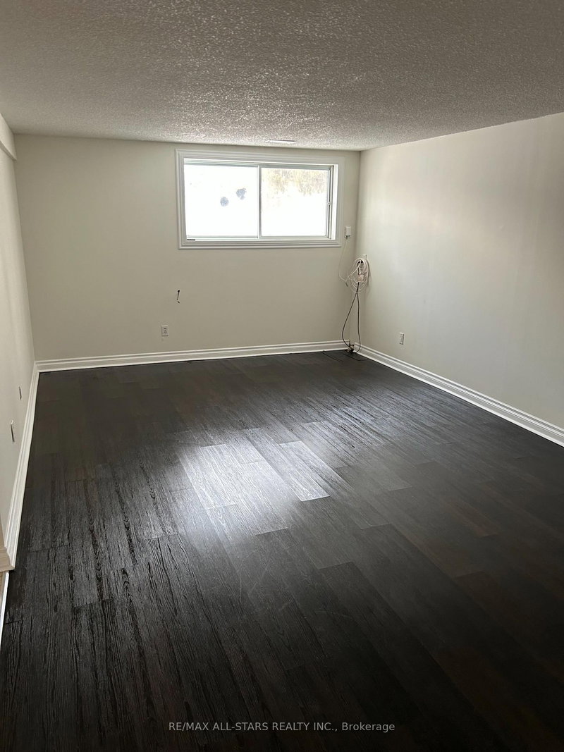 197 Pleasant Blvd, Georgina, L4P 2S7 | Image 3