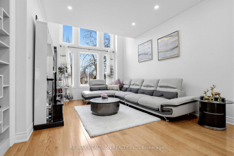 71 Plum Tree Circ, Markham, L6C 1V9 | Image 3