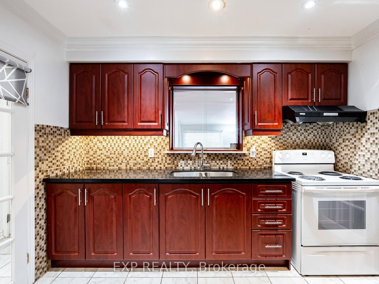 Detached House for sale at 28 Lakeland Crescent, Richmond Hill, Ontario, L4E 2Z8 - Oak Ridges Lake Wilcox - MLS: N12868340