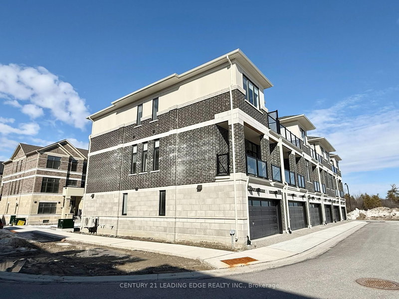 17 Norman Fleming Lane, Richmond Hill, L4S 1N4 | Image 2