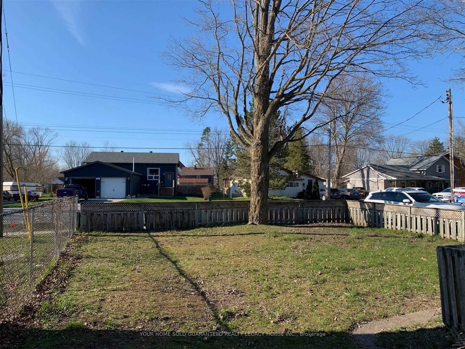 Semi-Detached House for sale at 52 Margaret Street, Essa, Ontario, L0M 1B0 - Angus - MLS: N12868646