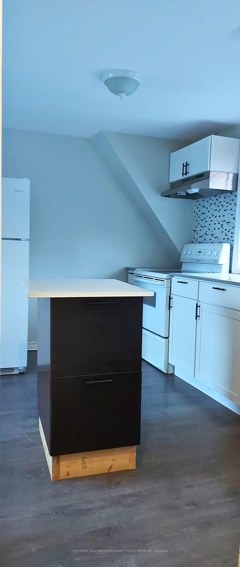 Semi-Detached House for sale at 52 Margaret Street, Essa, Ontario, L0M 1B0 - Angus - MLS: N12868646