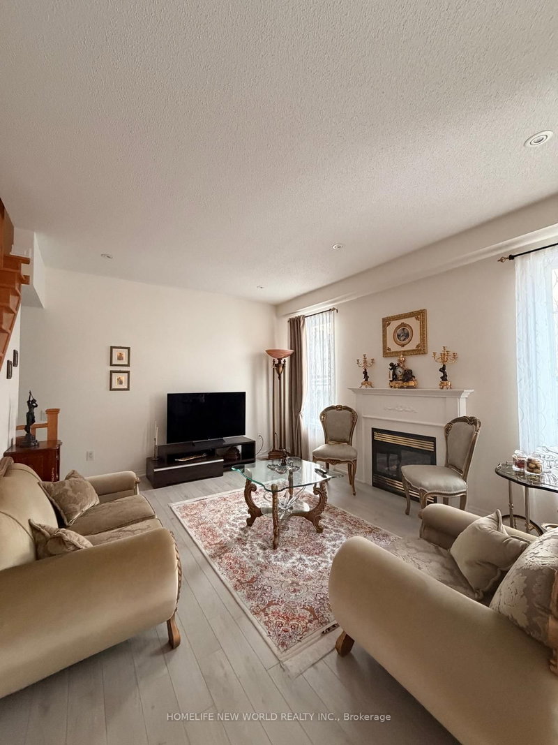 15 Hislop Dr, Markham, L6B 0C6 | Image 2