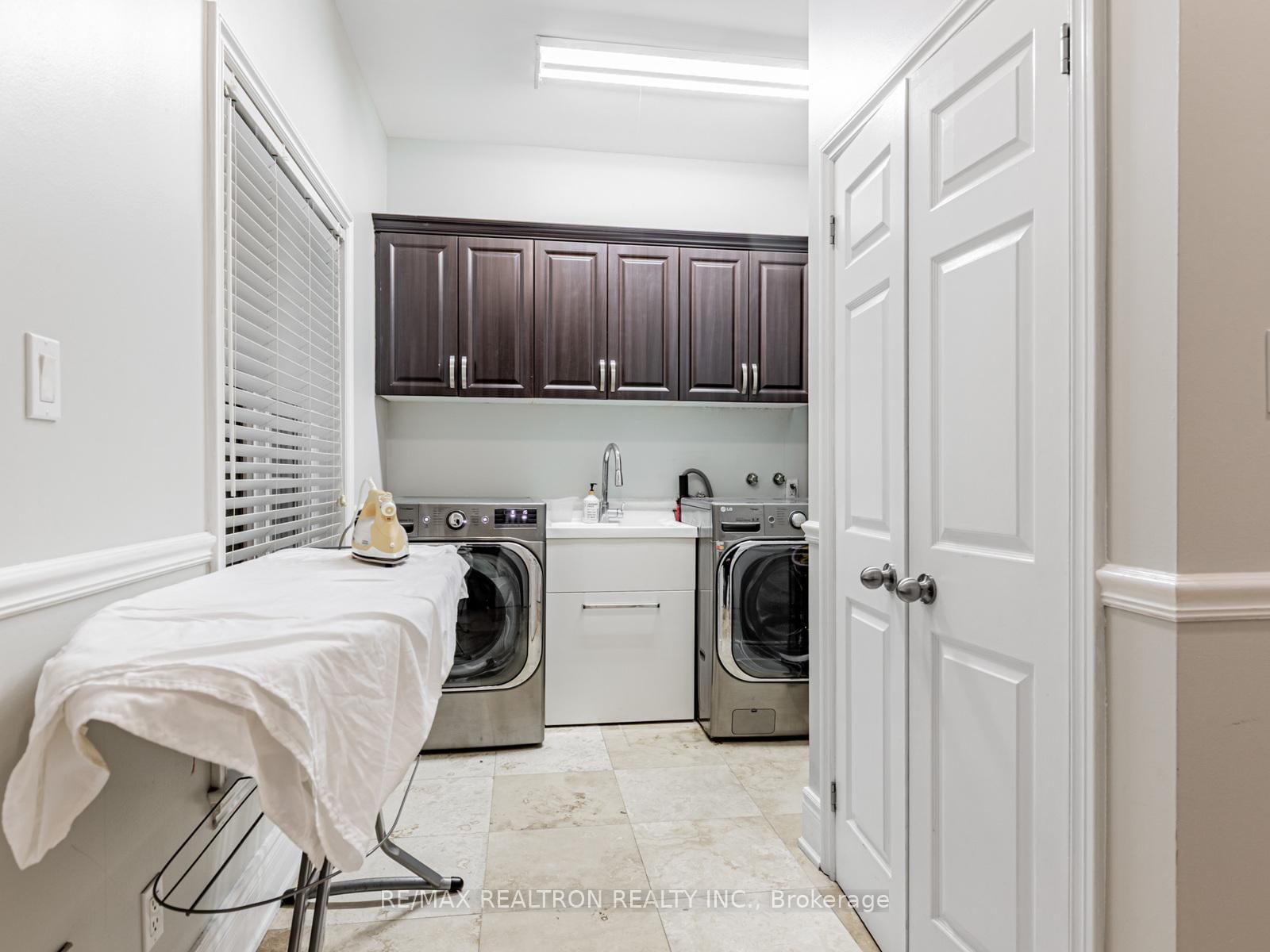 Detached House for sale at 33 Carolwood Crescent, Markham, Ontario, L3S 4T2 - Rouge River Estates - MLS: N12868920