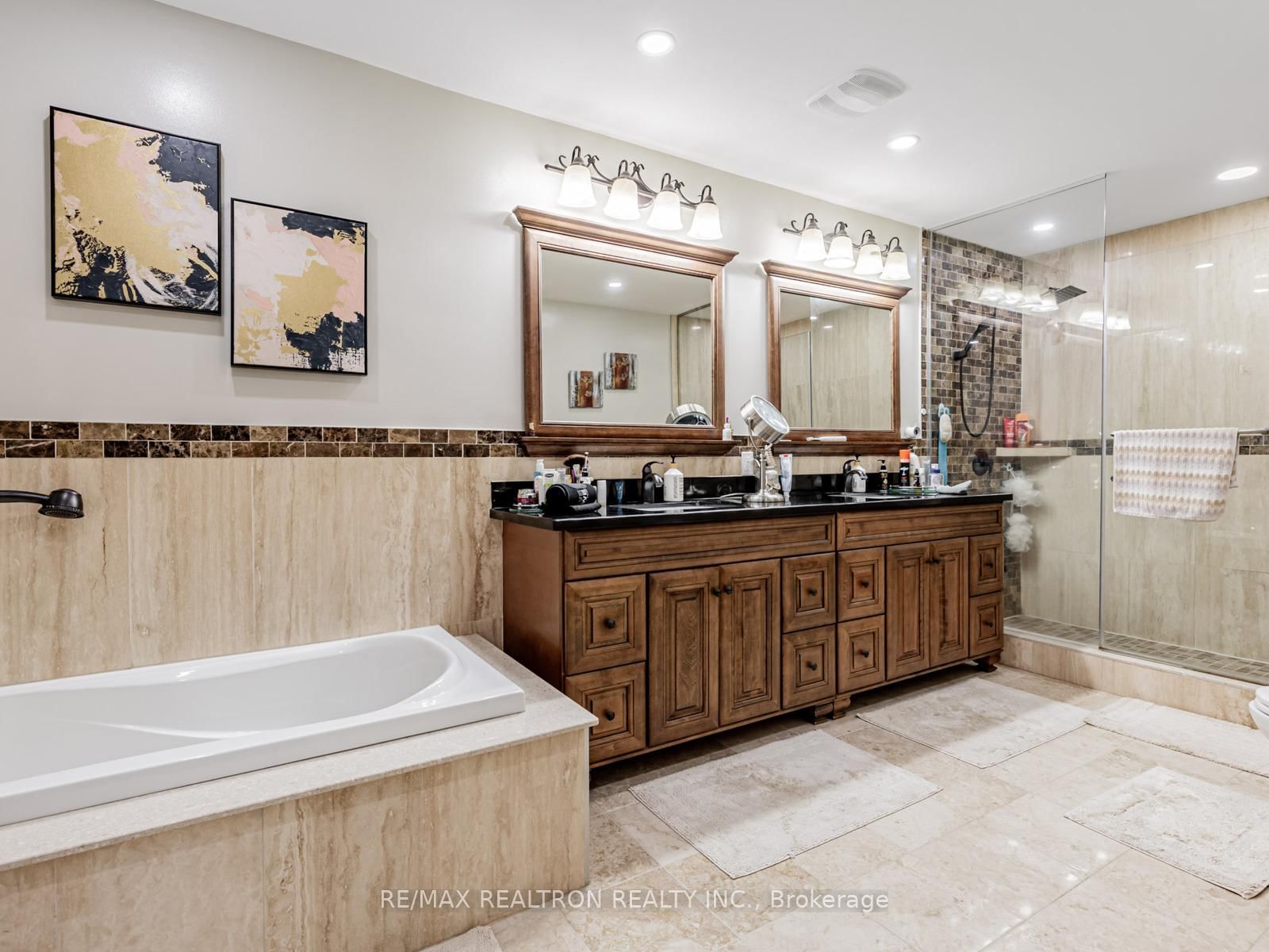 Detached House for sale at 33 Carolwood Crescent, Markham, Ontario, L3S 4T2 - Rouge River Estates - MLS: N12868920