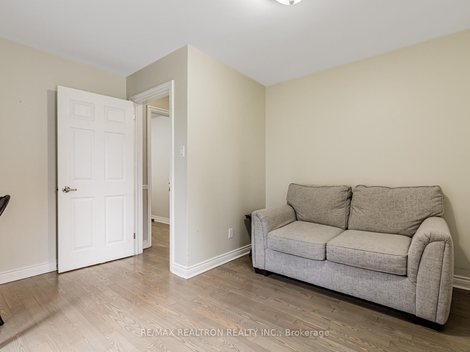 Detached House for sale at 33 Carolwood Crescent, Markham, Ontario, L3S 4T2 - Rouge River Estates - MLS: N12868920