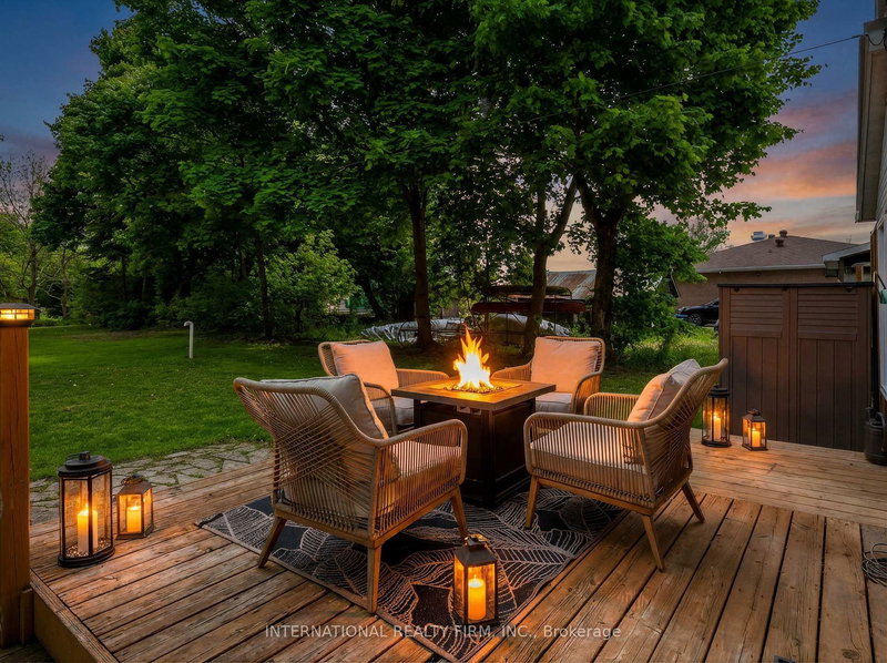 8061 Main St, Adjala-Tosorontio, L0M 1J0 | Image 3