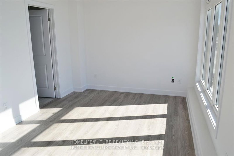 5428 Main St, Whitchurch-Stouffville, L4A 4W8 | Image 2