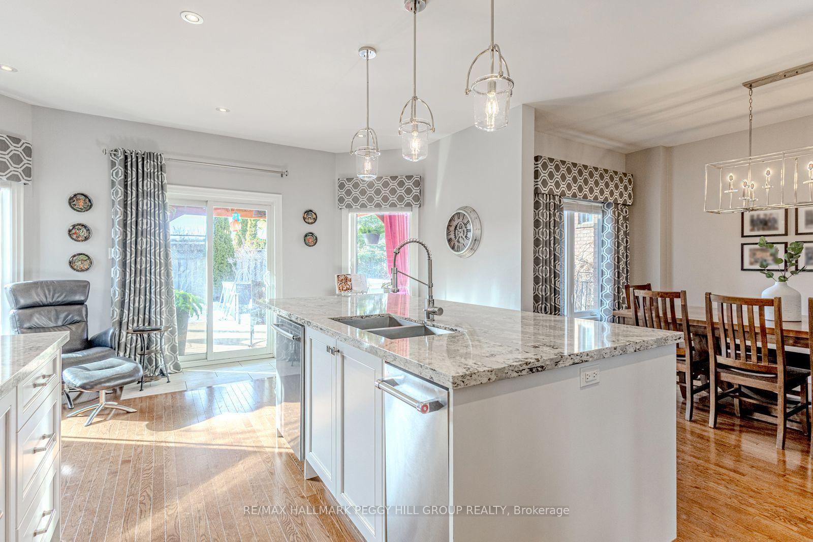 Detached House for sale at 1940 Webster Boulevard, Innisfil, Ontario, L9S 2A5 - Alcona - MLS: N12871074